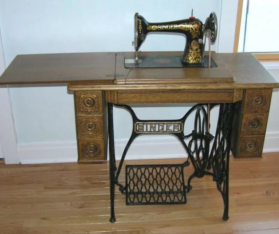How To Clean The Treadle Sewing Machine Base - Simple Steps in 2023